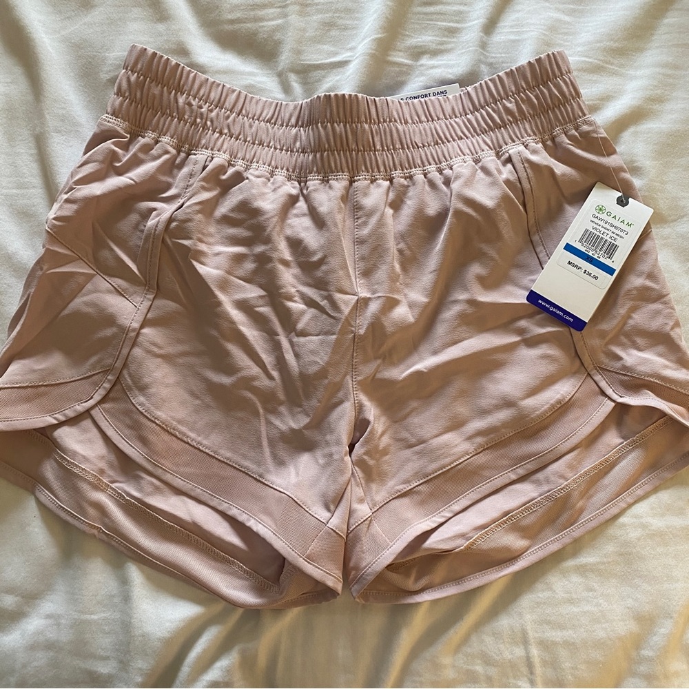 NWT gaiam periwinkle lined athletic shorts